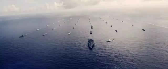 全程无尿点，年度最「狂」的深海战争片